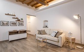 Santa Croce Place